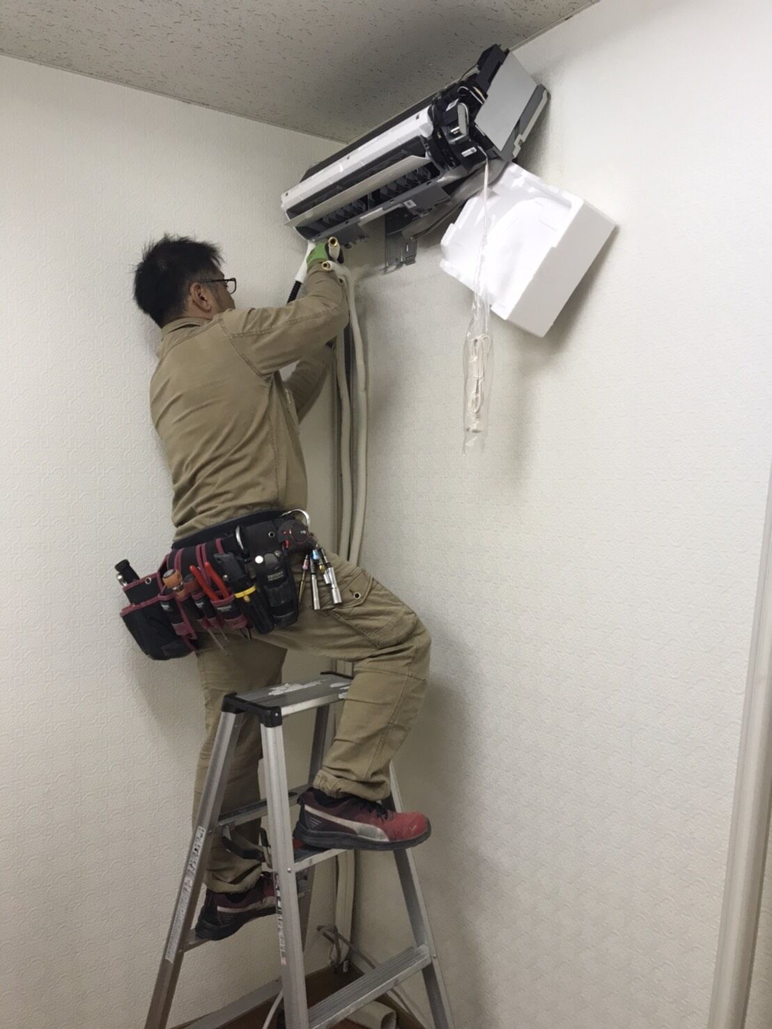 F4E2ADAF-F6F7-4977-A1B9-9DCC8B3C5DF8